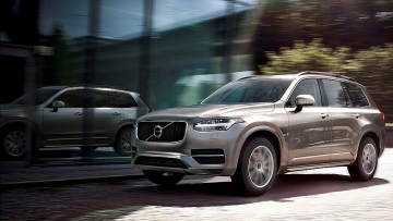 Χ. Σάμουελσον: «Τα αυτοκίνητά μας είναι πολυτελή, όχι όμως αντίγραφα»