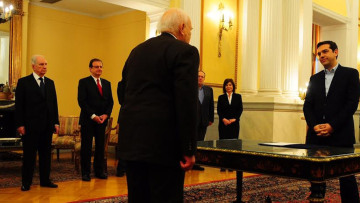 Πρωθυπουργός ο Αλέξης Τσίπρας με πολιτικό όρκο