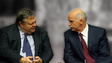 «Αλληλομαχαιρώθηκαν» Βενιζέλος και Παπανδρέου