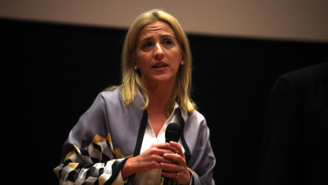 Δούρου: Πραξικόπημα η μεταφορά των σκουπιδιών της Τρίπολης στη Φυλή