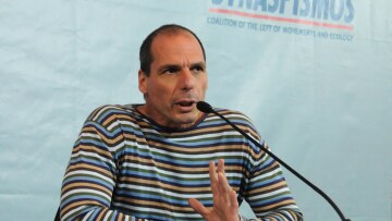 Στη Ρώμη για συναντήσεις την επόμενη εβδομάδα ο Βαρουφάκης