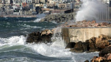 Συνεχίζονται τα προβλήματα στα δρομολόγια των πλοίων λόγω θυελλωδών ανέμων
