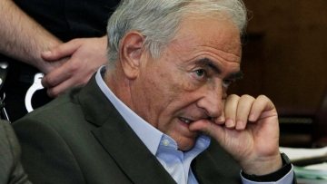 Ξανά στο εδώλιο κατηγορούμενος για μαστροπεία ο Στρος Καν