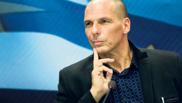 Ο sexy Yanis και οι Βαρουφίτσες