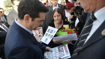 Τσίπρας από Κύπρο: Θα κάνουμε ό,τι μπορούμε για τους αγνοούμενους 