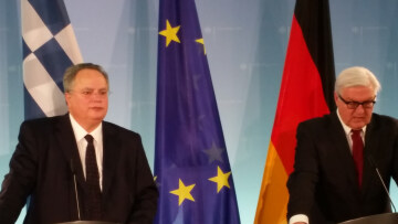Βερολίνο: Θέμα κατοχικού δανείου έθεσε ο Κοτζιάς στον Στάινμαϊερ