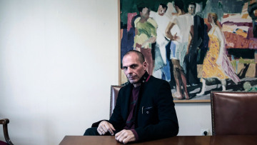 «Βαρουφάκης: Ο Έλληνας που αλλάζει το παιχνίδι», γράφει καναδικό περιοδικό