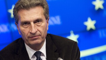 Ετινγκερ (Γερμανός επίτροπος): Εφικτή μία συμφωνία στις επόμενες οκτώ ημέρες