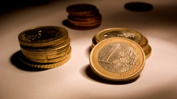 ΥΠΟΙΚ: Δεν αποκλείεται κάποια μικρή αλλαγή του ΦΠΑ