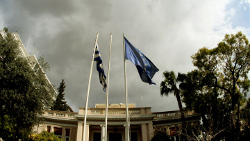 Μαξίμου: Ρητορική μίσους από τον Σαμαρά για τα κέντρα κράτησης