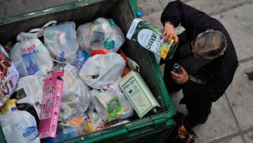 Ανθρωπιστική κρίση: Πώς θα εφαρμοστεί το πρόγραμμα στέγασης και σίτισης