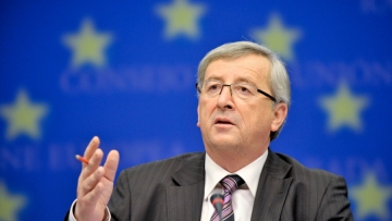 Διαψεύδει και η Κομισιόν το υποτιθέμενο αίτημα Τσίπρα για συνάντηση με Γιούνκερ