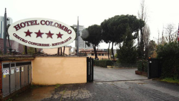 Ρώμη: Ένα θαύμα περιμένουν οι γονείς της 17χρονης που έπεσε στο κενό 