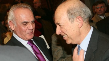 Δίκη Άκη: Η εισαγγελέας καλεί Σημίτη και τα μέλη του τότε ΚΥΣΕΑ