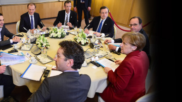 Το κοινό ανακοινωθέν των "οκτώ": Η συζήτηση στις Βρυξέλλες, η συλλογή στοιχείων στην Αθήνα