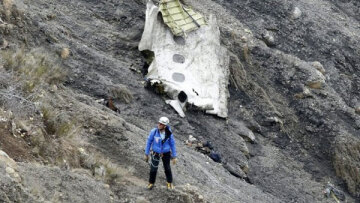 Παγκόσμιο σοκ από το αμόκ του πιλότου που οδήγησε στο θάνατο 149 ανθρώπους