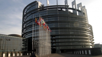 DW: Δύσκολη αλλά δυνατή η εκταμίευση χρημάτων, λένε ευρωπαϊκές πηγές