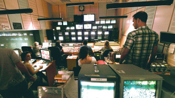 Λουκέτο σε υπερχρεωμένα  ΜΜΕ με απόφαση υπουργού!