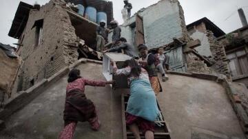 Απέραντο νεκροταφείο το Νεπάλ - Ταραχές στο Κατμαντού