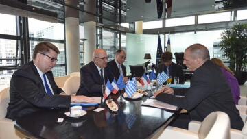 Σαπέν σε Βαρουφάκη: Δεν υπάρχει άλλη λύση για την Ελλάδα από αυτή μιας συμφωνίας  