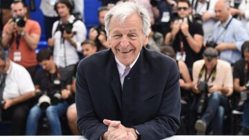 Αποθέωση του Κώστα Γαβρά στις Κάννες!