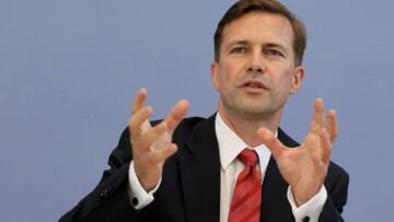 Καγκελαρία: Ξεχάστε το τρίτο πακέτο, αν δεν ολοκληρωθεί το τρέχον πρόγραμμα