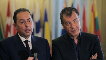 Θεοδωράκης σε Πιτέλα: Να γίνουν ουσιαστικές μεταρρυθμίσεις