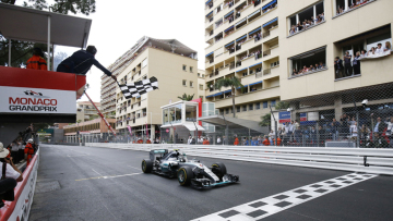 GP Μονακό: Ένα λάθος στρατηγικής έδωσε τη νίκη στο Ρόσμπεργκ (video)