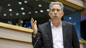 Ο Χρυσόγονος απαντά στον Παππά: Δεν είναι αποτελεσματική η απειλή της κομματικής πειθαρχίας