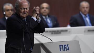 FIFA: Επανεξελέγη πρόεδρος, παρά το σκάνδαλο, ο Σεπ Μπλάτερ