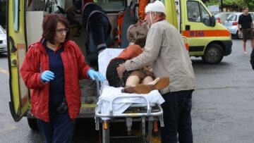 Ηράκλειο: Συγκρατημένη αισιοδοξία για την τουρίστρια που χτυπήθηκε από κεραυνό