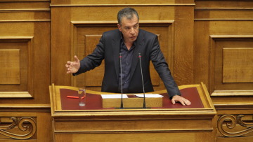 Θεοδωράκης σε Ζωή: Έχετε πρόβλημα όρασης στα άκρα δεξιά!