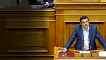 Ο Τσίπρας «ξορκίζει» τις εκλογές και 22 βουλευτές του ζητούν αυξήσεις αντί Μνημονίων
