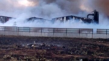 Ασπρόπυργος: Υπό πλήρη έλεγχο η φωτιά στο εργοστάσιο 