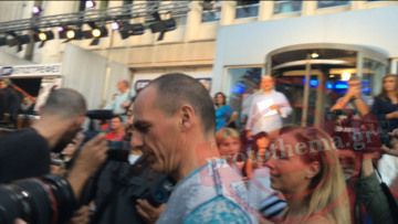 Με «ποδαρικό» από τη Ζωή και «παρέλαση» υπουργών η πρεμιέρα της ΕΡΤ