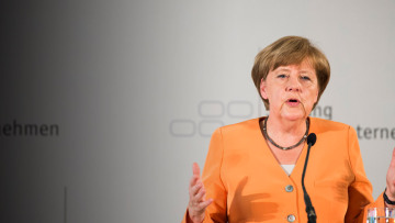 Μέρκελ: Η Ελλάδα πρέπει να εκπληρώσει τους όρους του προγράμματος