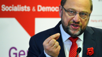 Σουλτς: Δεν γίνεται κάποιος να μην πληρώνει τα χρέη του αλλά να περιμένει χρήματα από την ΕΕ