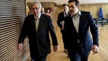 Ευρωπαίος αξιωματούχος: Γιούνκερ και Τσίπρας συνομίλησαν τηλεφωνικά χθες