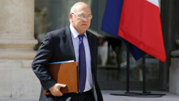 Σαπέν: Πρέπει να αποφευχθεί σενάριο εξόδου της Ελλάδας από την ευρωζώνη 