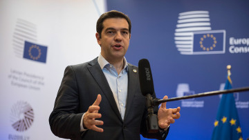 Με συνάντηση Τσίπρα-Γιούνκερ ξεκίνησαν οι κρίσιμες διαβουλεύσεις