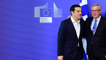 Τηλεφώνημα Τσίπρα-Γιούνκερ: Βοηθήστε για να επεκταθεί το πρόγραμμα