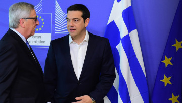 Προσπάθεια Τσίπρα-Γιούνκερ για συμβιβασμό την ύστατη στιγμή