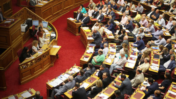 Αυτά είναι τα μέτρα που πρέπει να ψηφιστούν επειγόντως μέχρι την Τετάρτη