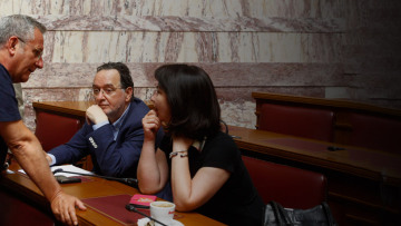 Μπλόκο στην κυβέρνηση απο διαφωνούντες υπουργούς και βουλευτές