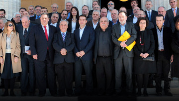 Έτοιμος για ανασχηματισμό ο Τσίπρας