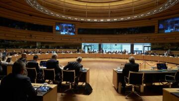 Συνεδριάζει το Ecofin - «Μάχη» μέτρο-μέτρο για να έρθουν τα λεφτά