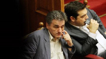 «Παίζει τα ρέστα της» η κυβέρνηση στην νυχτερινή ψηφοφορία