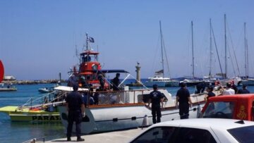 Μεταφέρονται στον Πειραιά από τη Σητεία οι μετανάστες