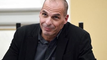 Απαντάει για τη δίωξη και «αυτοαποθεώνεται» σε τρίτο πρόσωπο ο Βαρουφάκης