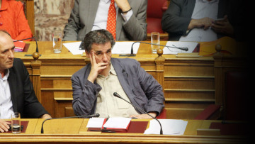 Εργασιακά, φόροι υπέρ τρίτων και εισφορά αλληλεγγύης στο τραπέζι 